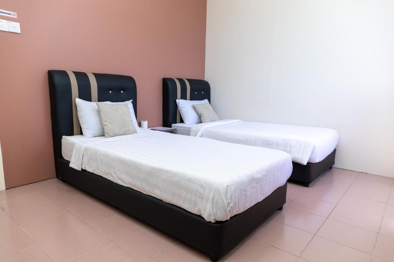 Familia Motel Кангар Экстерьер фото